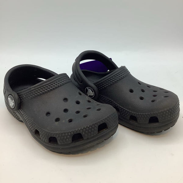 Size 7: Crocs Black Clogs