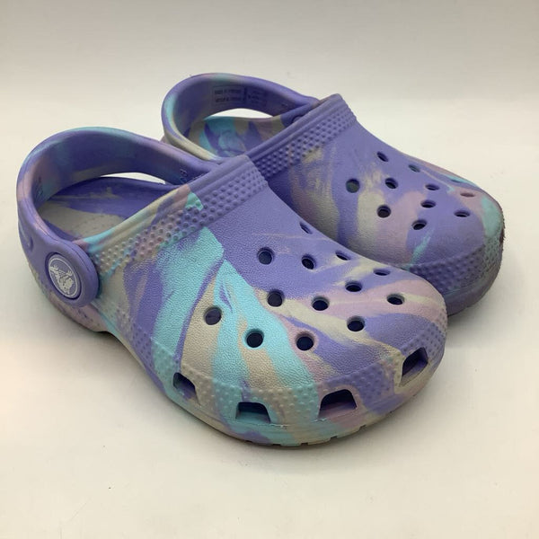Size 8: Crocs Purple/Blue Marbled Clogs