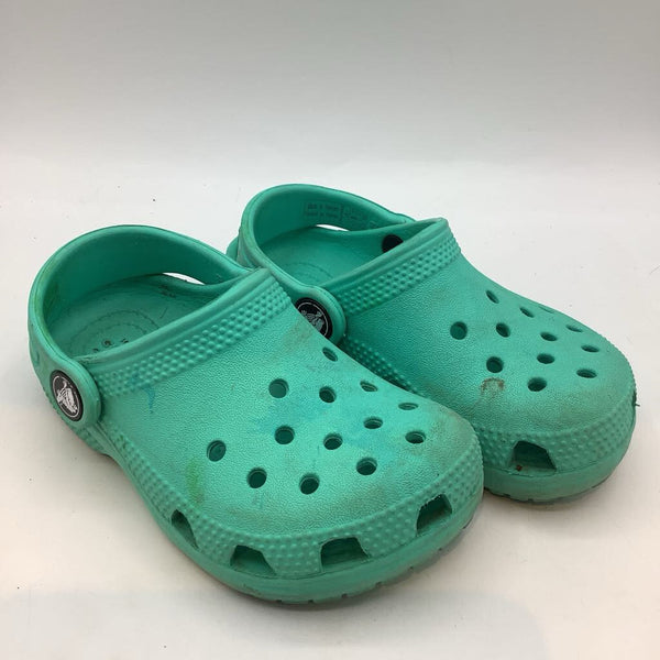 Size 8: Crocs Green Clogs