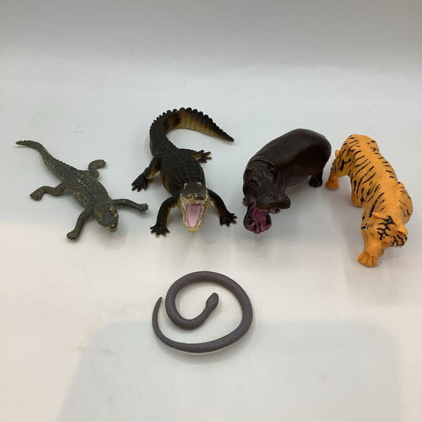4pc Safari Animal Figurines