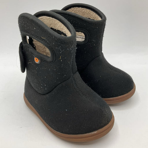 Size 5: Bogs Black Fleece Lined Velcro Strap Rain Boots