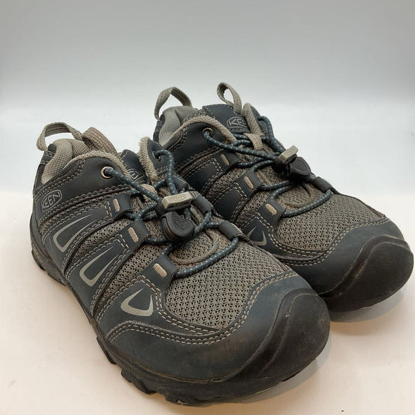 Size 1Y: KEEN Blue/Gray Toggle Hiking Sneakers