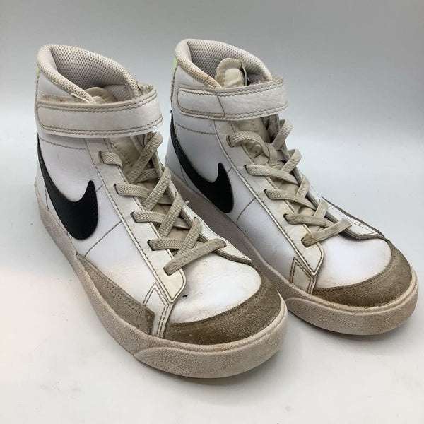 Size 1.5Y: Nike White/Black Velcro Sneakers