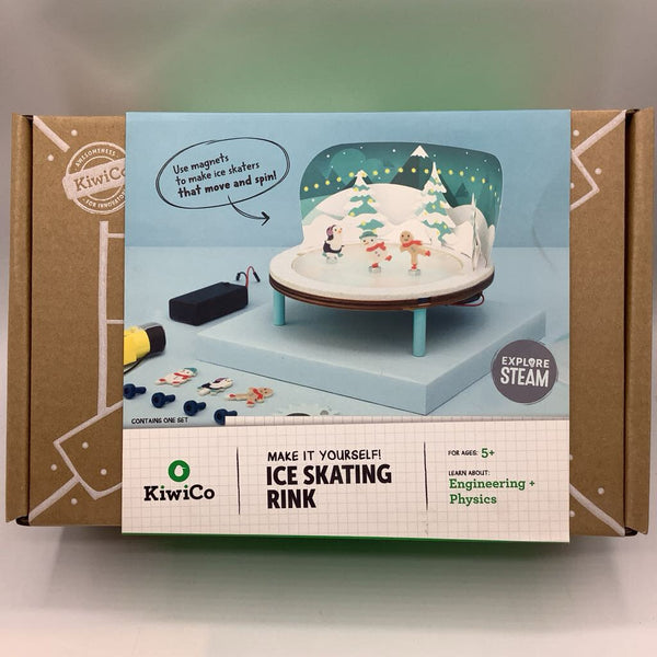 KiwiCo Ice Skating Rink Set