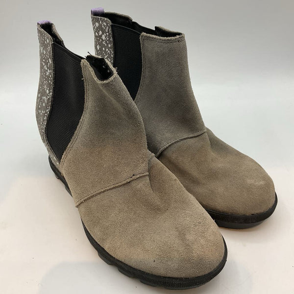 Size 3Y: Sorel Gray/Iridescent Splatter Suede Chelsea Boots REDUCED