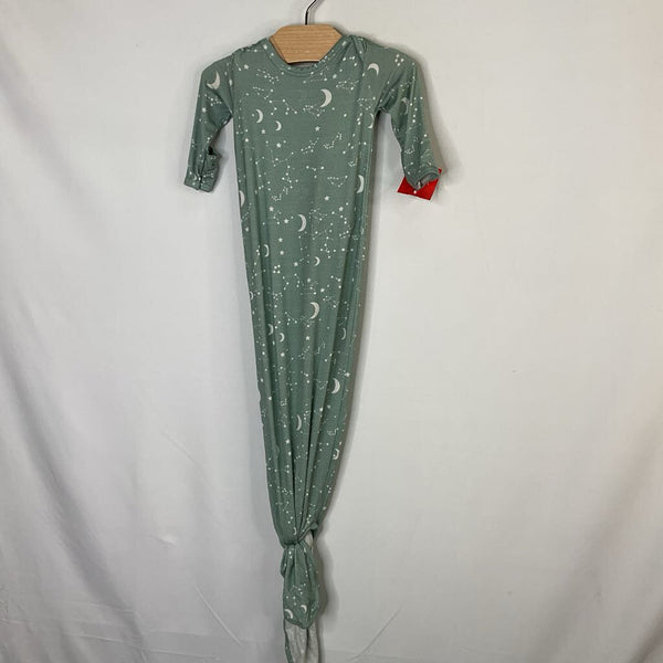 Size NB: Emerson and Friends Green/White Constellations Bamboo 2pc Nighty/Hat