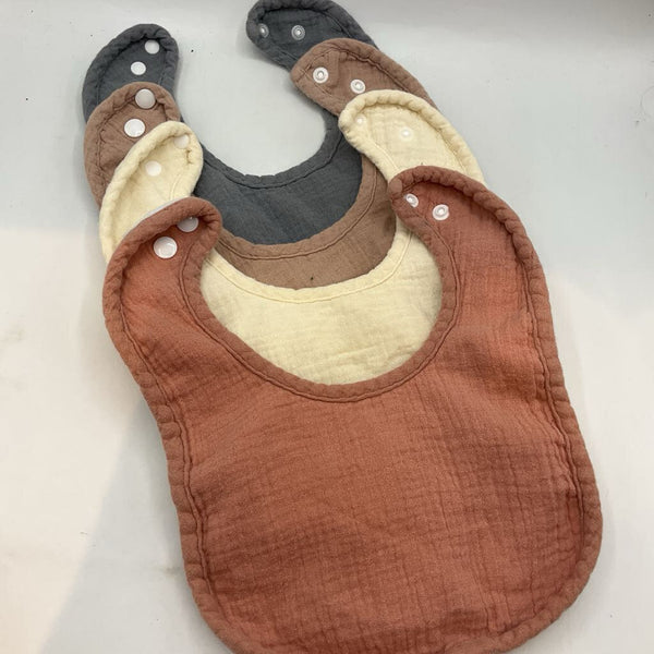 4pc Fleece/Muslin Bibs