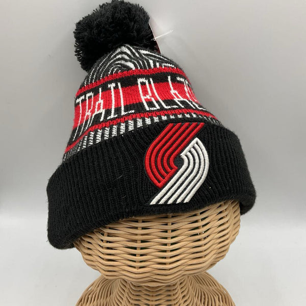 Size OS Youth: NEW Era Black/Red PDX Blazers Pompom Beanie