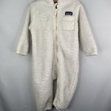 Size 6-12m: Patagonia White Fleece Bunting