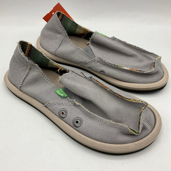 Size 1Y: Sanuk Grey Slide On Shoe